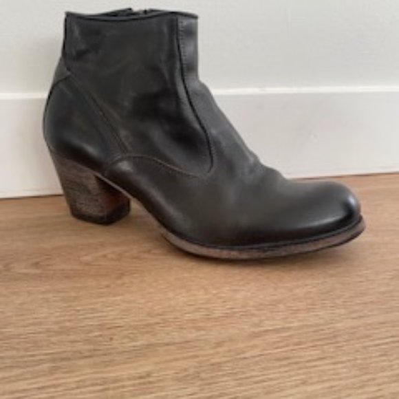 n.d.c Made by Hand Distressed Leather Black Sunday Heel Zip - Picture 8 of 9